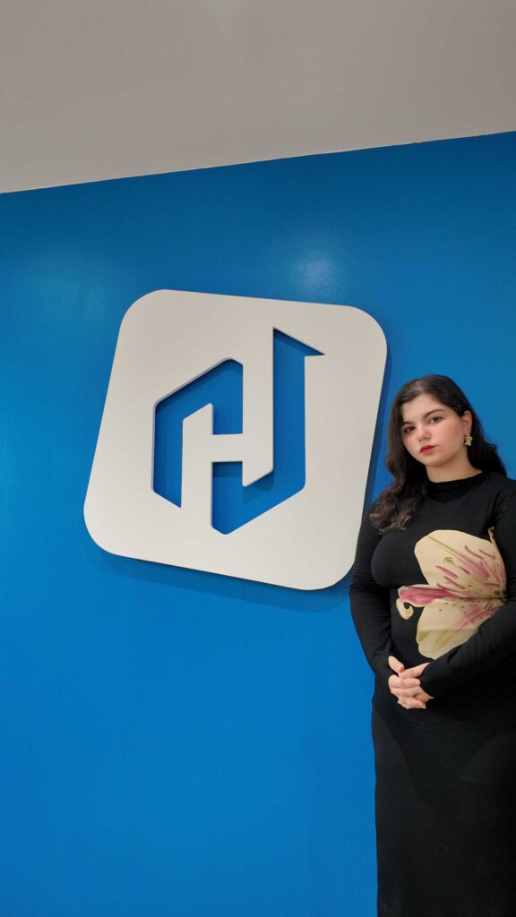 Inès Ben Hamadi, Chargée de communication chez Hubup