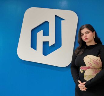 Inès Ben Hamadi, Chargée de communication chez Hubup